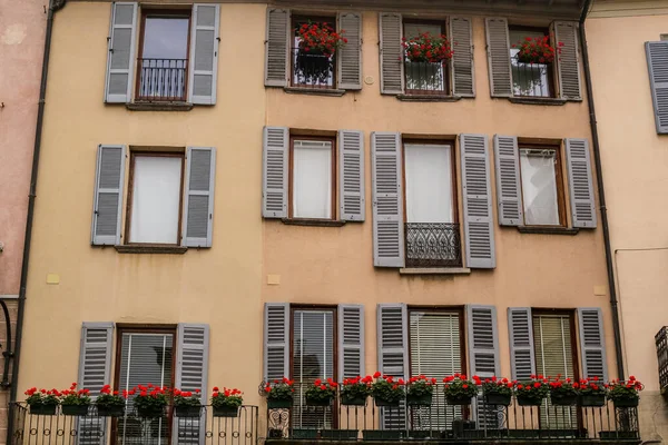 Como Şehir Merkezi 'ndeki Geleneksel Eski Bina Görünümü