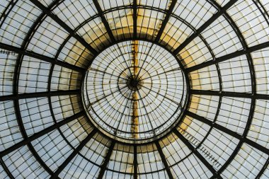 Milano Şehir Merkezi 'ndeki Vittorio Emanuele Galerisinin Tavanı