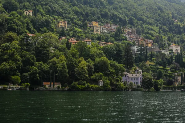 Pohled Tradiční Barevné Domy Jezeře Como — Stock fotografie