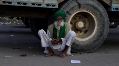 Ocak 2021 delhi, Singhu sınırındaki protestocular. Hint hükümetinin yeni tarım kanununu gürültü ve tahılla protesto ediyorlar.