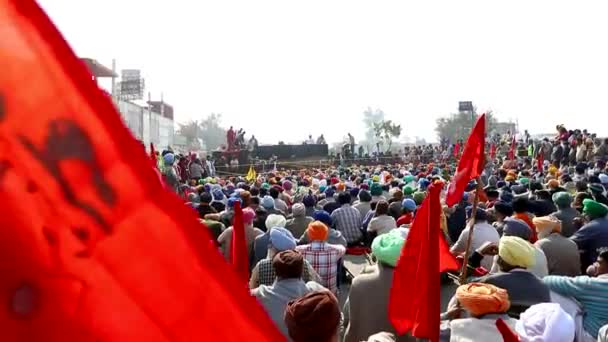 Les Agriculteurs Protestent Contre Nouvelle Loi Agricole Adoptée Par Gouvernement — Video