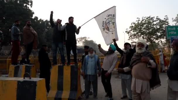 Boeren Protesteren Tegen Nieuwe Landbouwwet Die Door Indiase Regering Aangenomen — Stockvideo