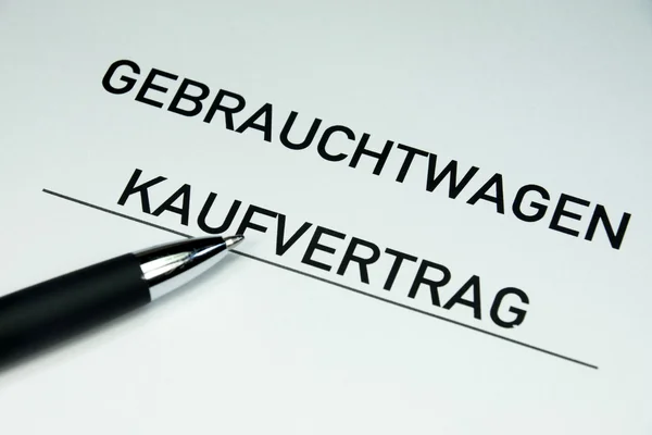 Kaufvertrag Für Einen Gebrauchtwagen — Stockfoto