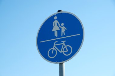 Bisiklet yolu ve yaya yolu için trafik işaretleri