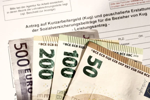 Euro Banknoten Und Antrag Auf Kurzarbeitergeld Wegen Der Coronavirus Pandemie — Stockfoto