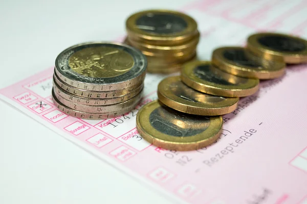 Крупним Планом Знімок Складених Євро Монет Рахунку — стокове фото