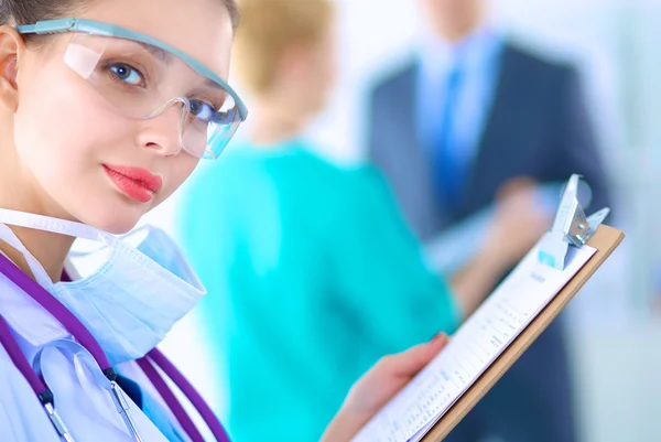 Woman doctor standing  at hospital — Stock Photo, Image