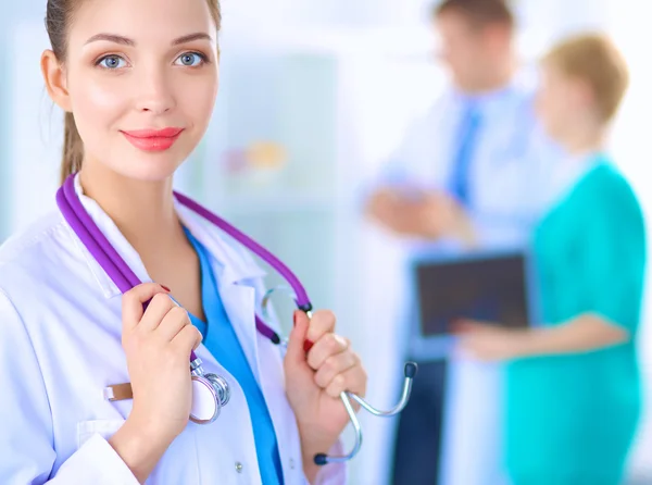 Woman doctor standing  at hospital — Stock Photo, Image
