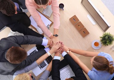 El ele tutuşan iş ekibi - takım çalışması kavramları