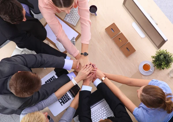 El ele tutuşan iş ekibi - takım çalışması kavramları