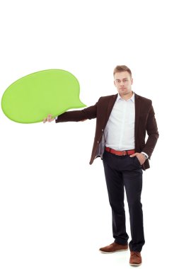 Adam beyaz boş konuşma balonu ile metin için yer tutan