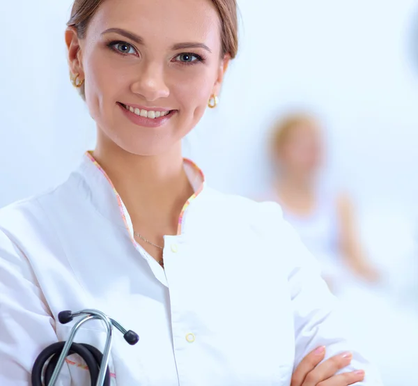 Woman doctor standingat hospital — Stock Photo, Image