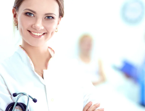 Woman doctor standingat hospital — Stock Photo, Image