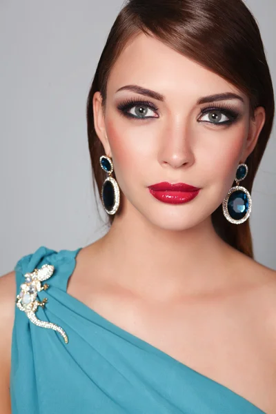 Krásná žena s večerní make-up — Stock fotografie