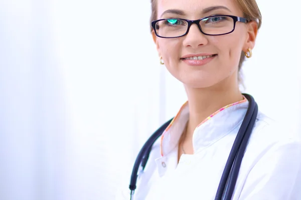 Woman doctor standingat hospital — Stock Photo, Image