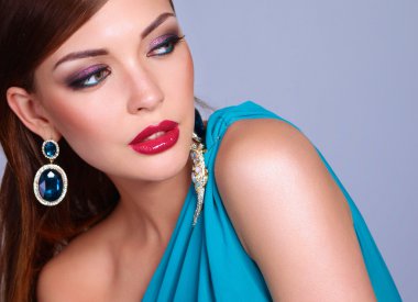 güzel bir kadınla akşam makyaj