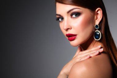 güzel bir kadınla akşam makyaj