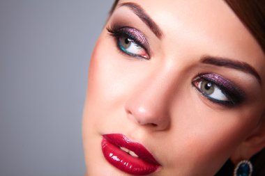 güzel bir kadınla akşam makyaj