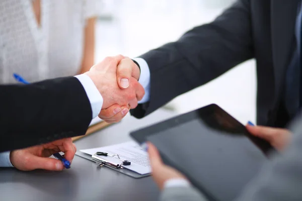 Business people shaking hands, finishing up a meeting — Stock Photo, Image