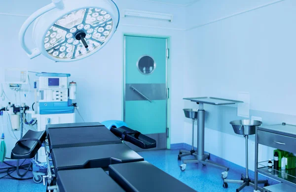 Interior da sala de cirurgia na clínica moderna — Fotografia de Stock