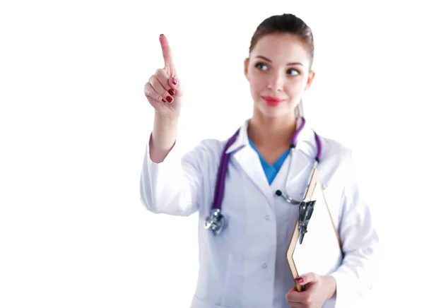 Kvinna läkare står med mapp på sjukhuset och pekar uppåt — Stockfoto