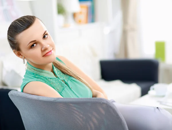 Mujer de negocios en la oficina — Foto de Stock