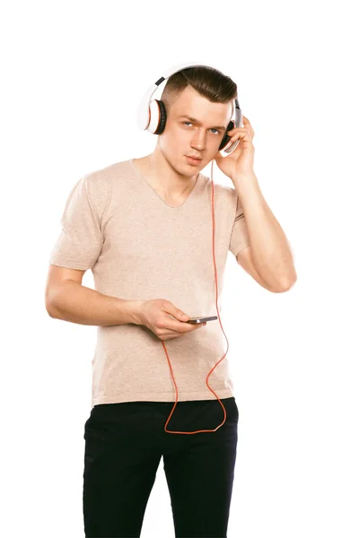 Hombre joven con auriculares —  Fotos de Stock