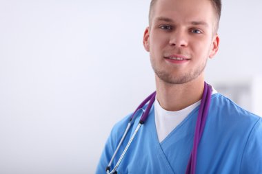 Doktor stetoskop konumu, beyaz arka plan üzerinde izole olan