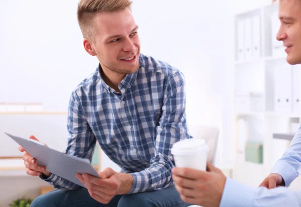 Business people talking on meeting at office — Stock Photo, Image