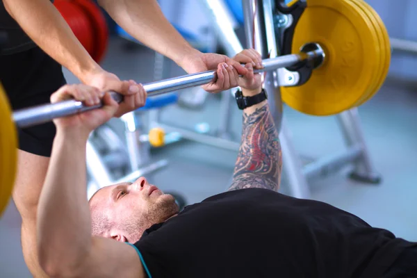 Équipement d'entraînement sur gymnase sportif — Photo