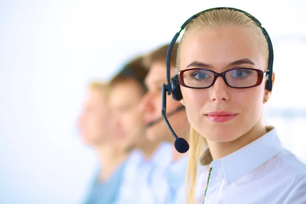 Attraktiva positiva unga företagare och kollegor på ett callcenter kontor — Stockfoto