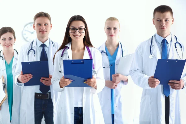 Portrait of group of smiling hospital colleagues standing together — Stock Photo, Image