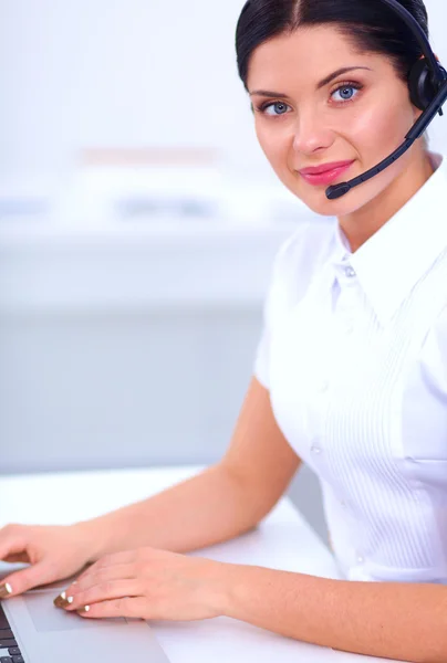 Close-up portret van een medewerker van de klantenservice op kantoor — Stockfoto