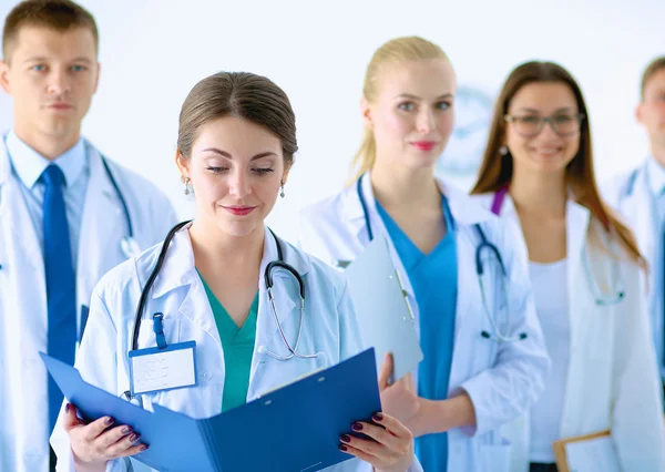 Portrait of group of smiling hospital colleagues standing — Stock Photo, Image