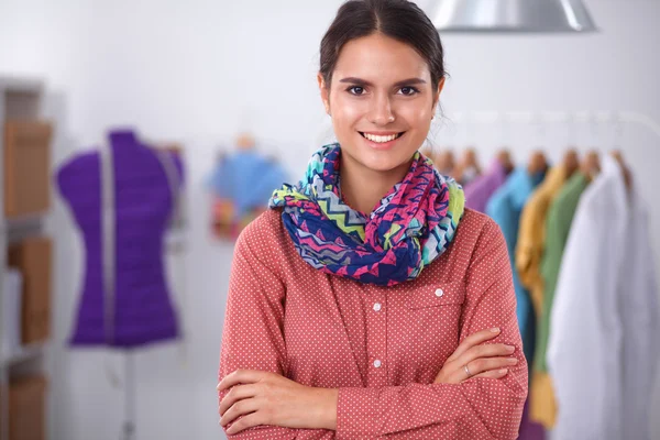 Diseñador de ropa en el trabajo — Foto de Stock