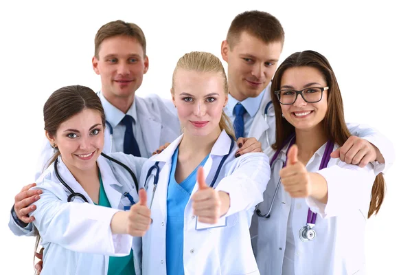 Retrato da equipe de médicos mostrando polegares para cima — Fotografia de Stock