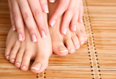 Güzel kadının ayak atış