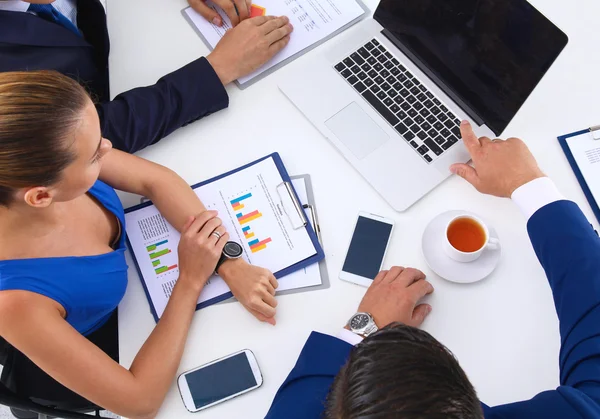 Vue de dessus d'une équipe d'employés de bureau — Photo