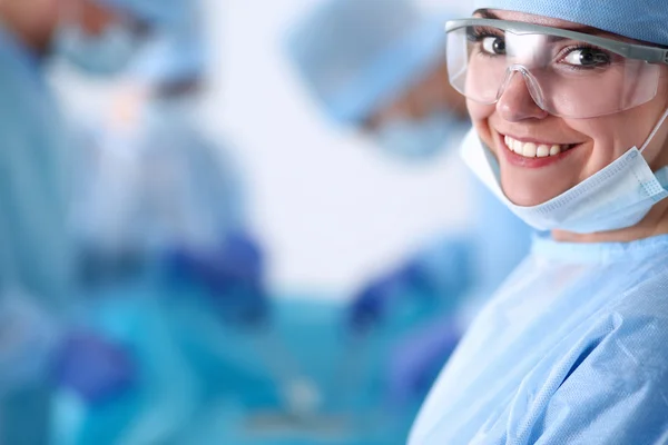 Surgery team in the operating room — Stock Photo, Image