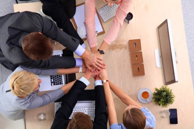 El ele tutuşan iş ekibi - takım çalışması kavramları