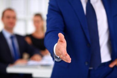 Bir iş tokalaşmasının kapanışı