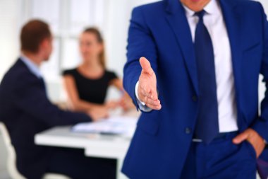 Bir iş tokalaşmasının kapanışı