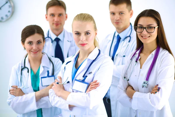 Portrait of group of smiling hospital colleagues standing together — Stock Photo, Image