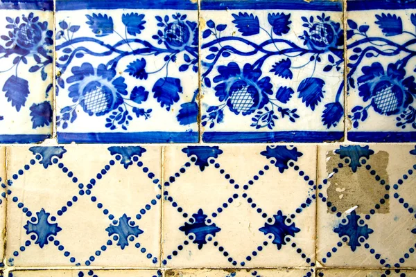 Portugiesische Azulejos Traditionelle Fliesen Mit Geometrischen Blumenmustern — Stockfoto