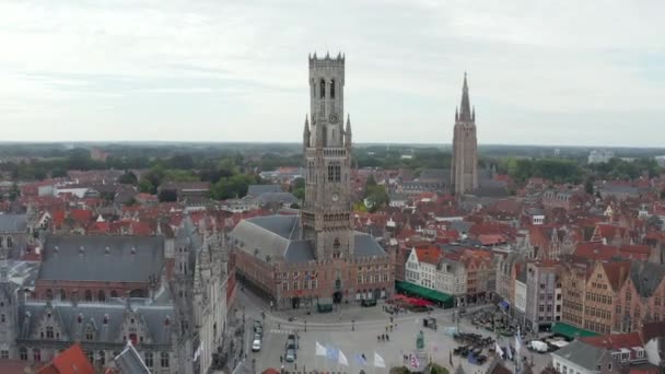 Bruges, Belçika Çan Kulesi Hava perspektifinden geniş bir görüş sağlar — Stok video