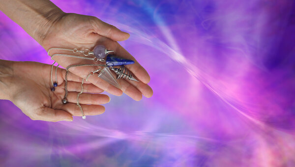 Предлагает 4 различных маятника
