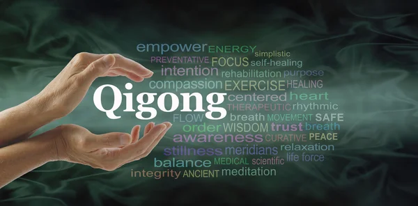 Qigong word cloud och helande händer — Stockfoto