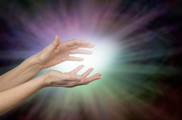 Энергия исцеления сияющего цвета
 