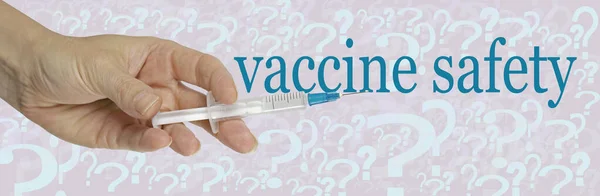 안전에 주사기를 가지고 크기의 마크가 흩어져 배경에 그리고 Vaccine Safety — 스톡 사진