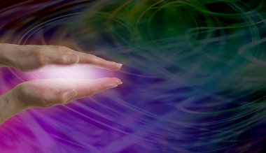 Pembe enerji ile çalışan şifacı